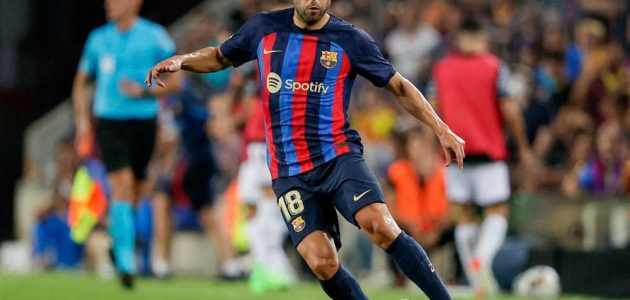 برشلونة لألبا: إما تخفيض الراتب أو الرحيل